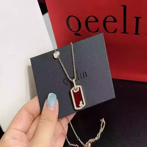 노브랜드 레드 스톤 펜던트 목걸이