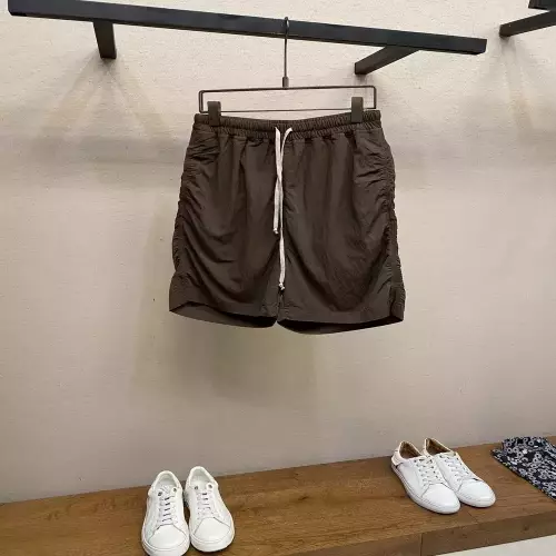 노브랜드 자연스러운 셔링 디테일의 반바지