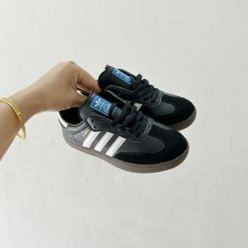 아동용 스니커즈