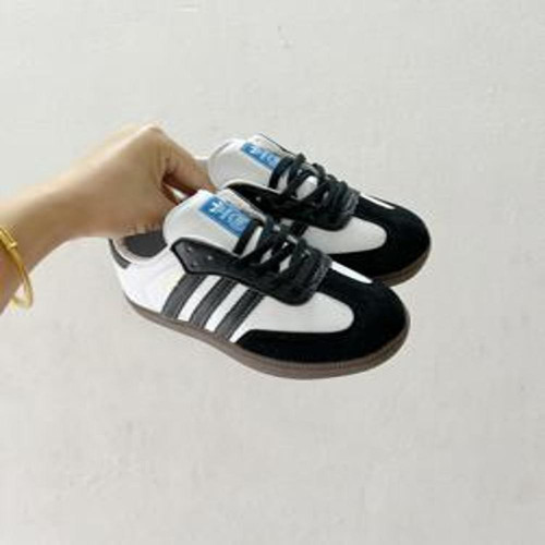 아동용 스니커즈