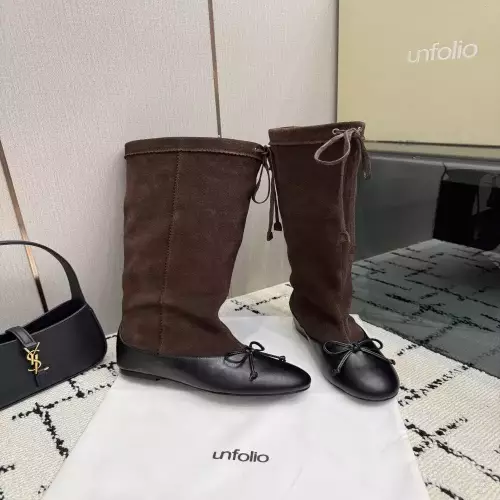 언필로 셔링 스웨이드 배색 라운드토 미들 부츠