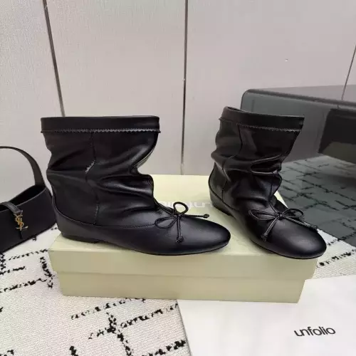 언필로 셔링 디테일 카우레더 앵클 부츠