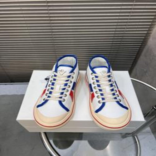 남녀공용 스니커즈