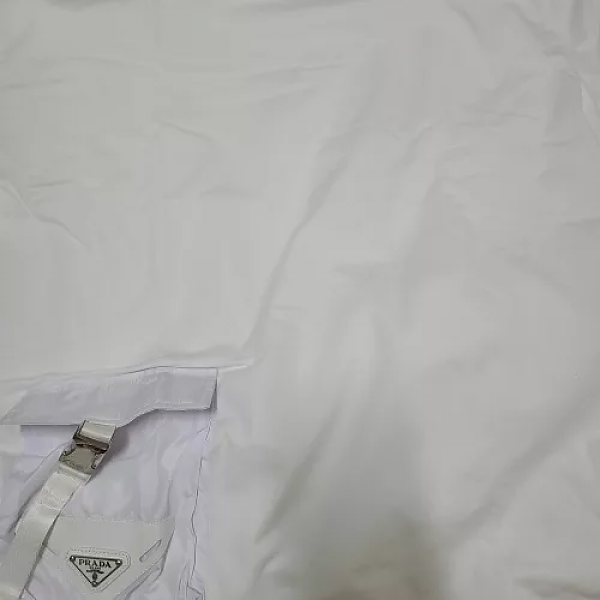 프라다 포켓 디테일 라운드넥 반소매 티셔츠 상품후기 이미지